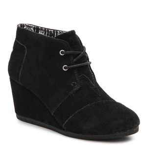 Tom's Black Desert Wedge Booties 8